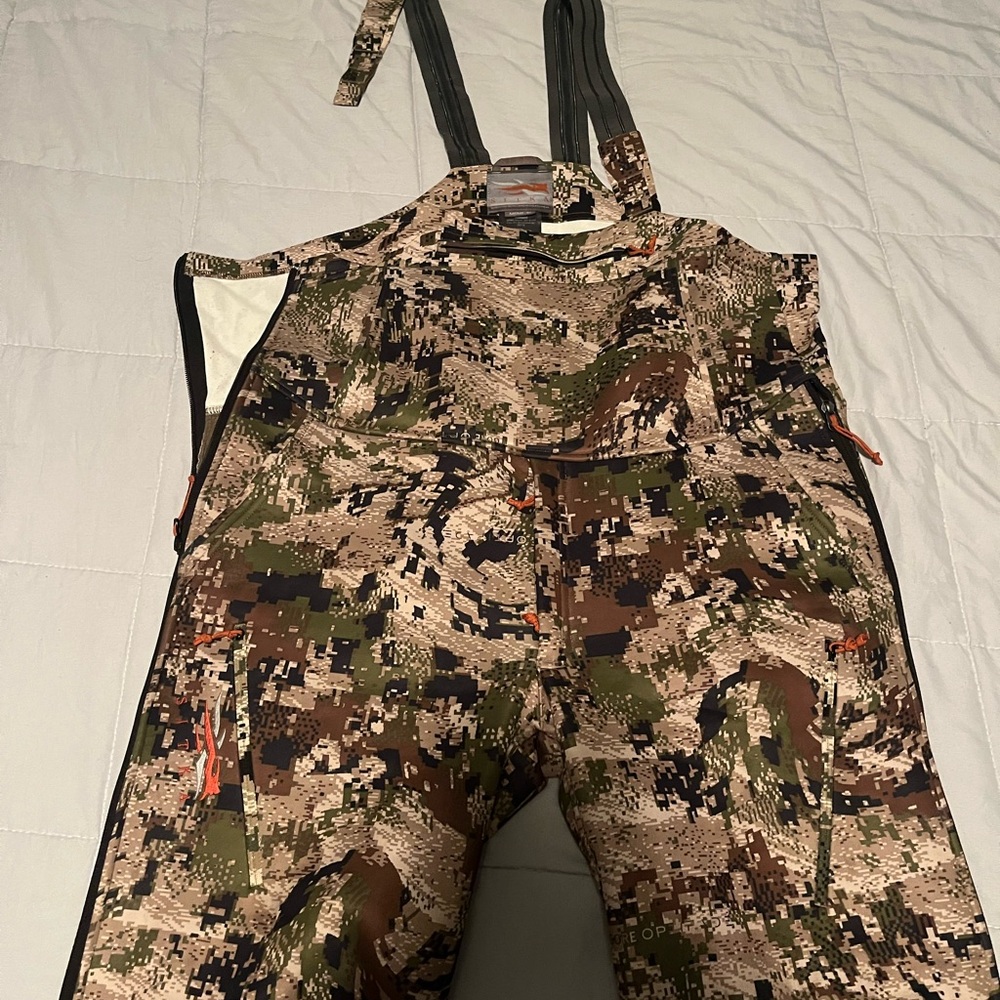 Sitka bibs